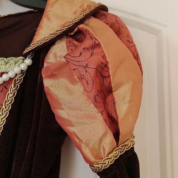 Renaissance Dress - Picture 4 of 5